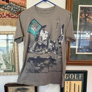 Alice In Wonderland Lewis Carroll USA Book Cover Shirt 100% Cotton USED Medium